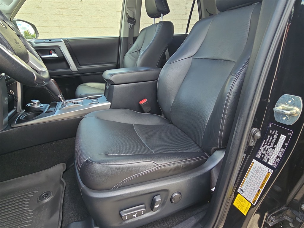 2022 Toyota 4Runner Limited photo 17