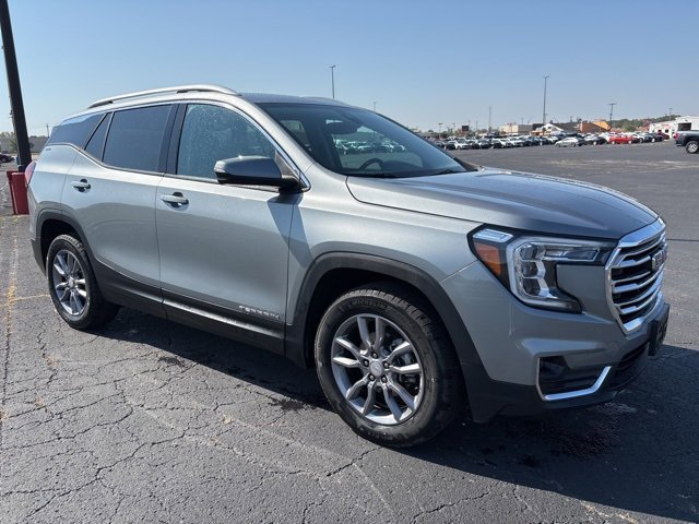 2024 Gmc Terrain SLT photo 3