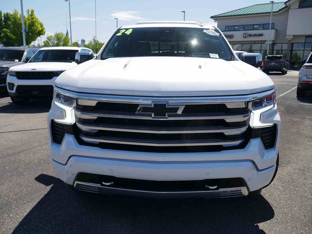 2024 Chevrolet Silverado 1500 High Country photo 2