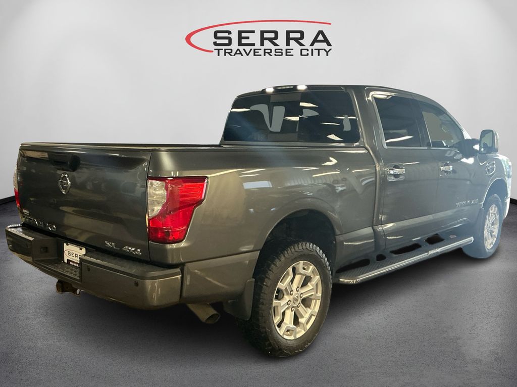 2017 Nissan Titan SL photo 2