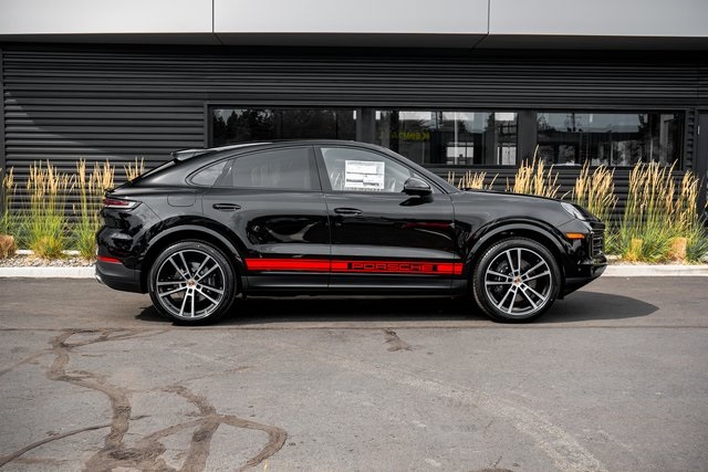 2025 Porsche Cayenne Coupe photo 33