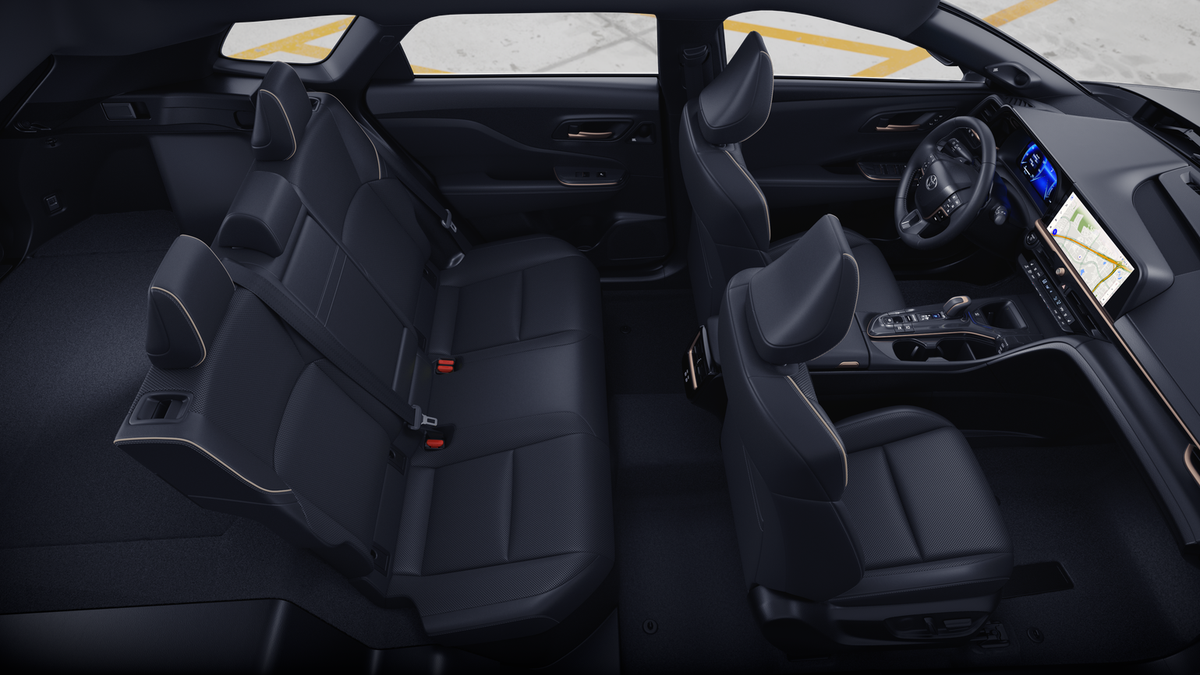 2025 Toyota Crown Signia Limited photo 22