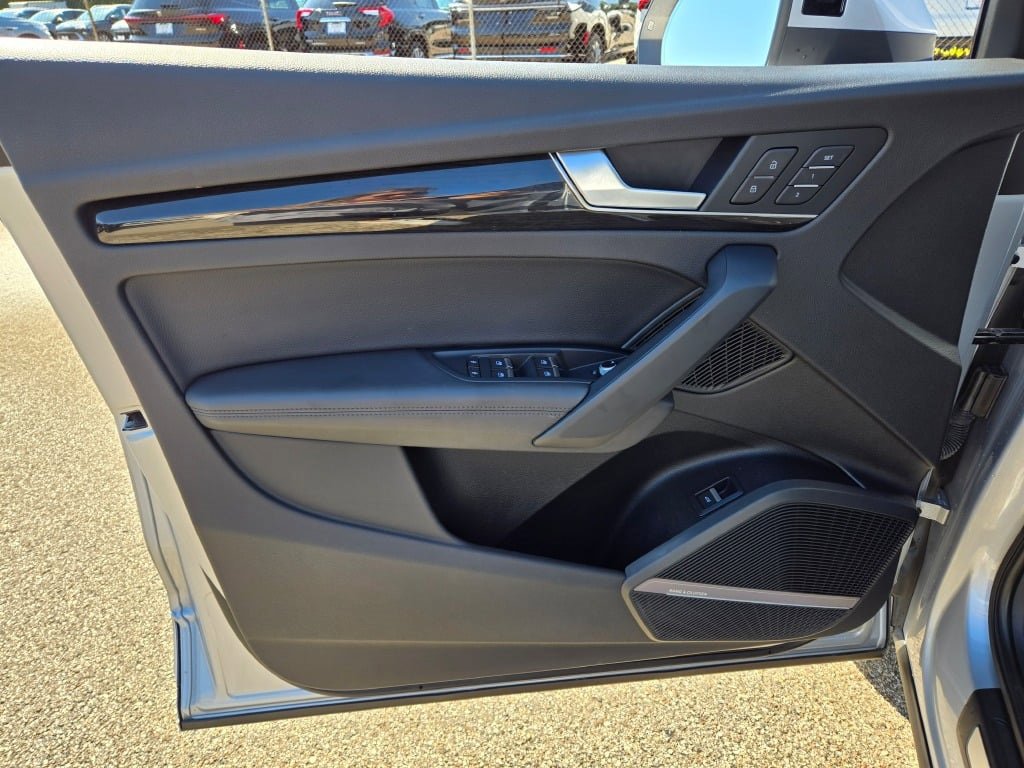 2020 Audi Q5 45 Premium Plus photo 22