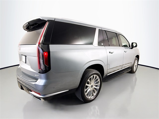 2023 Cadillac Escalade ESV Premium Luxury photo 2