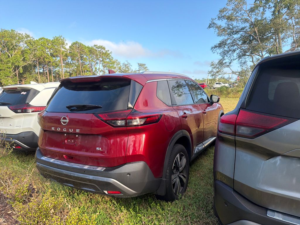 2023 Nissan Rogue SL photo 3
