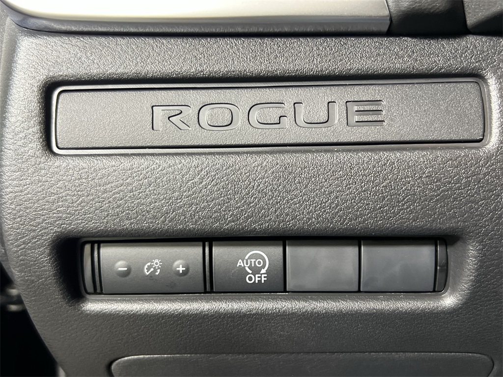 2025 Nissan Rogue S photo 19