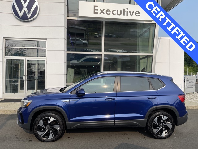 2024 Volkswagen Taos SE photo 2