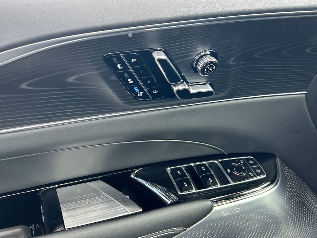 2026 Cadillac Lyriq Luxury photo 15
