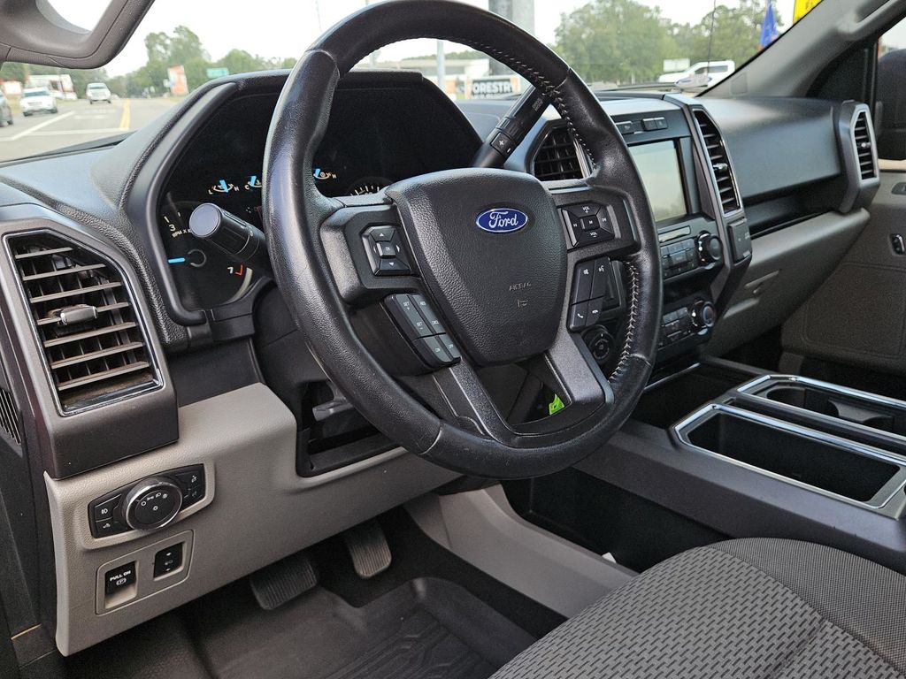 2019 Ford F-150 XLT photo 23