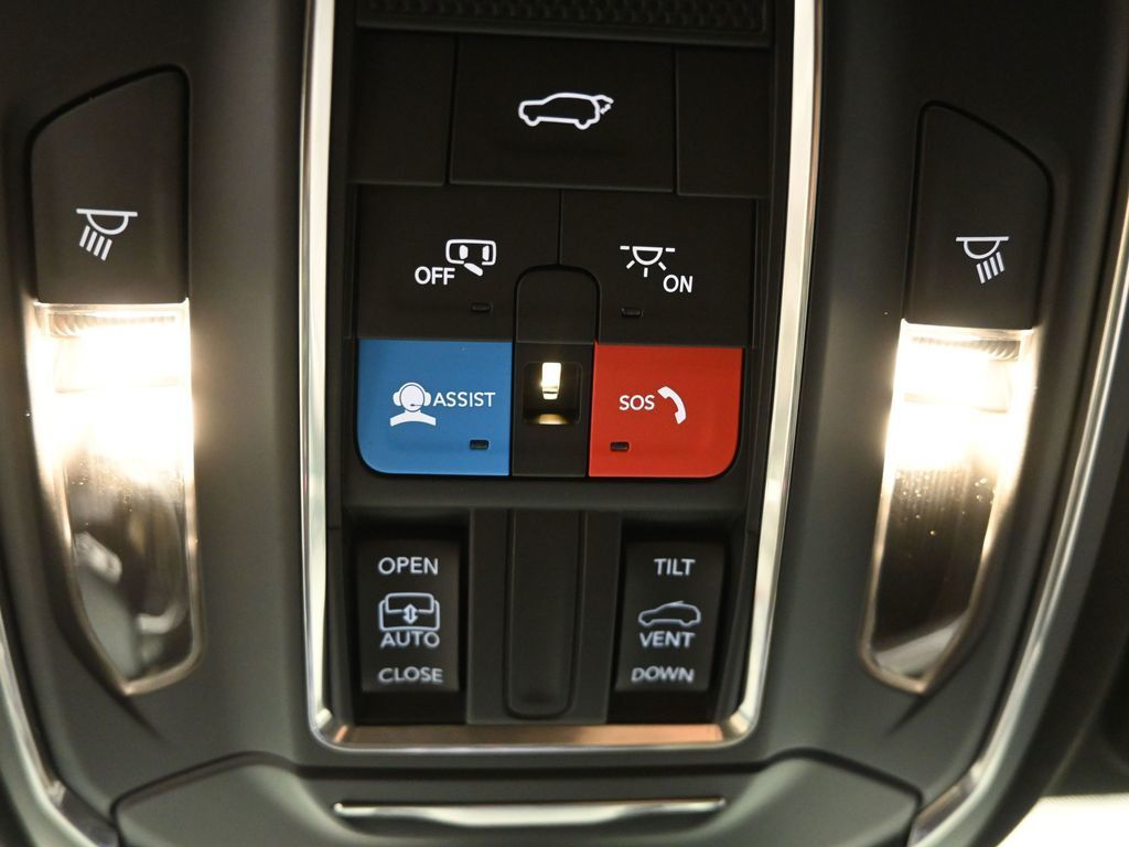 2025 Jeep Grand Cherokee Laredo X photo 15