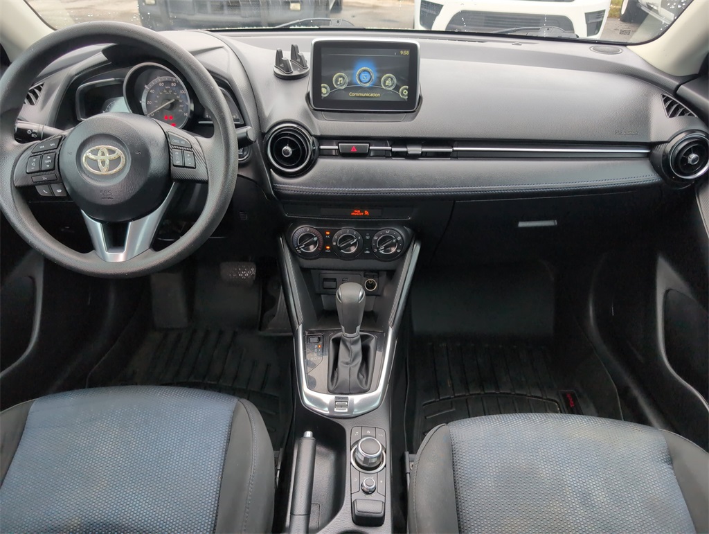 2017 Toyota Yaris iA Base photo 13