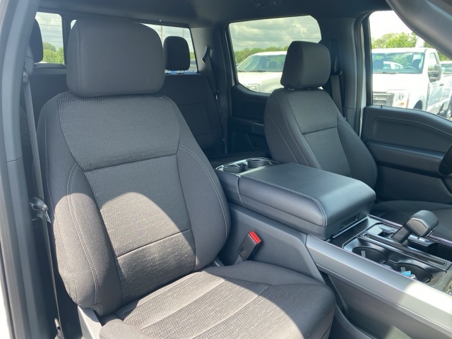 2025 Ford F-150 XLT photo 2