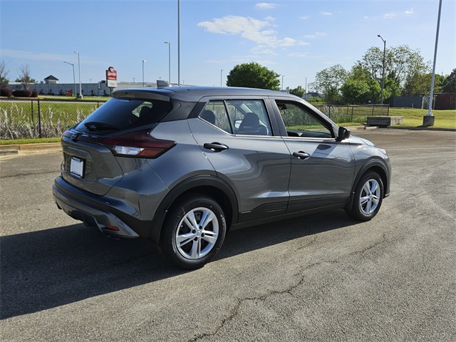 2025 Nissan Kicks Play S photo 11