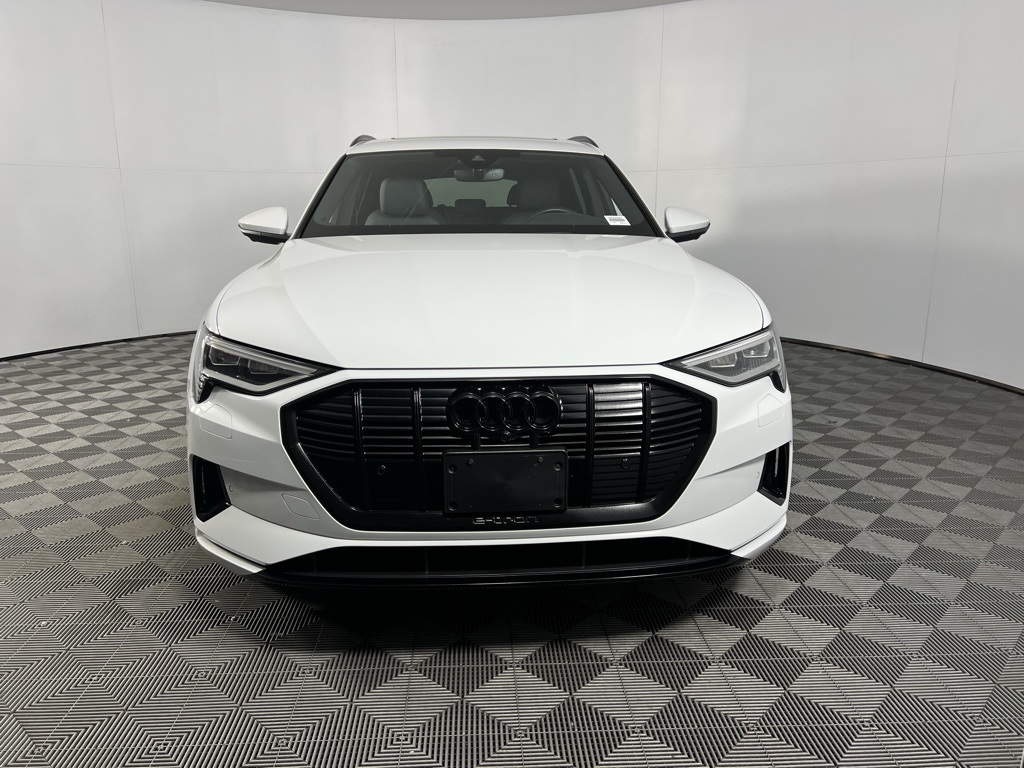 2023 Audi e-tron Premium photo 4