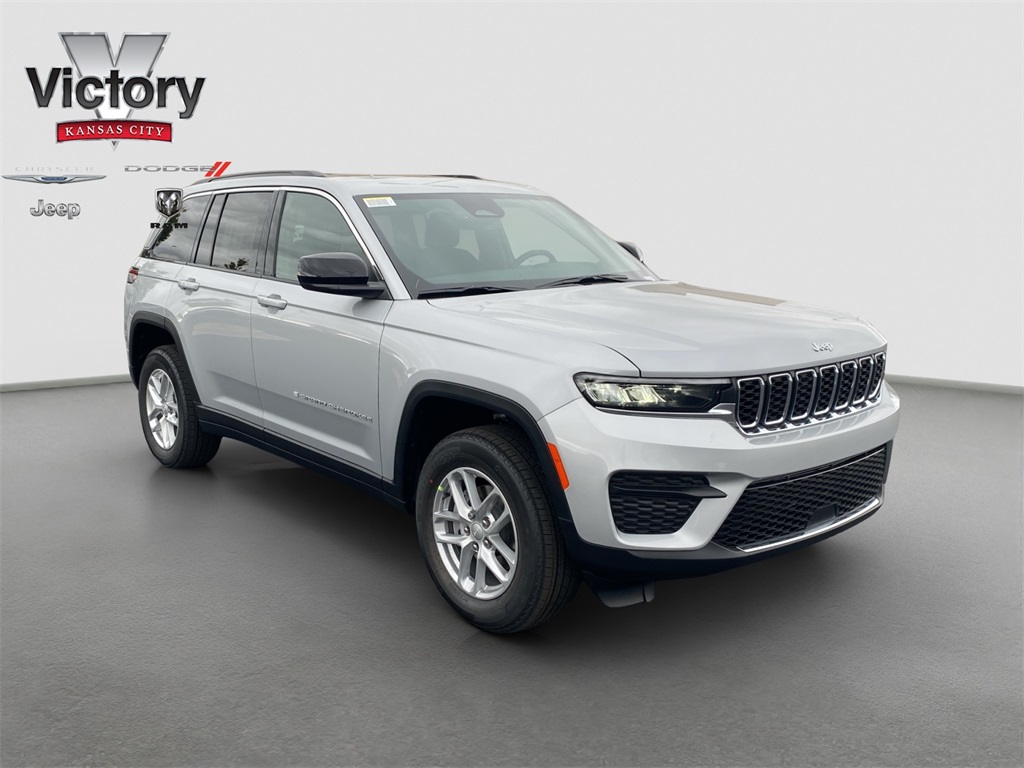 2025 Jeep Grand Cherokee Laredo's photo