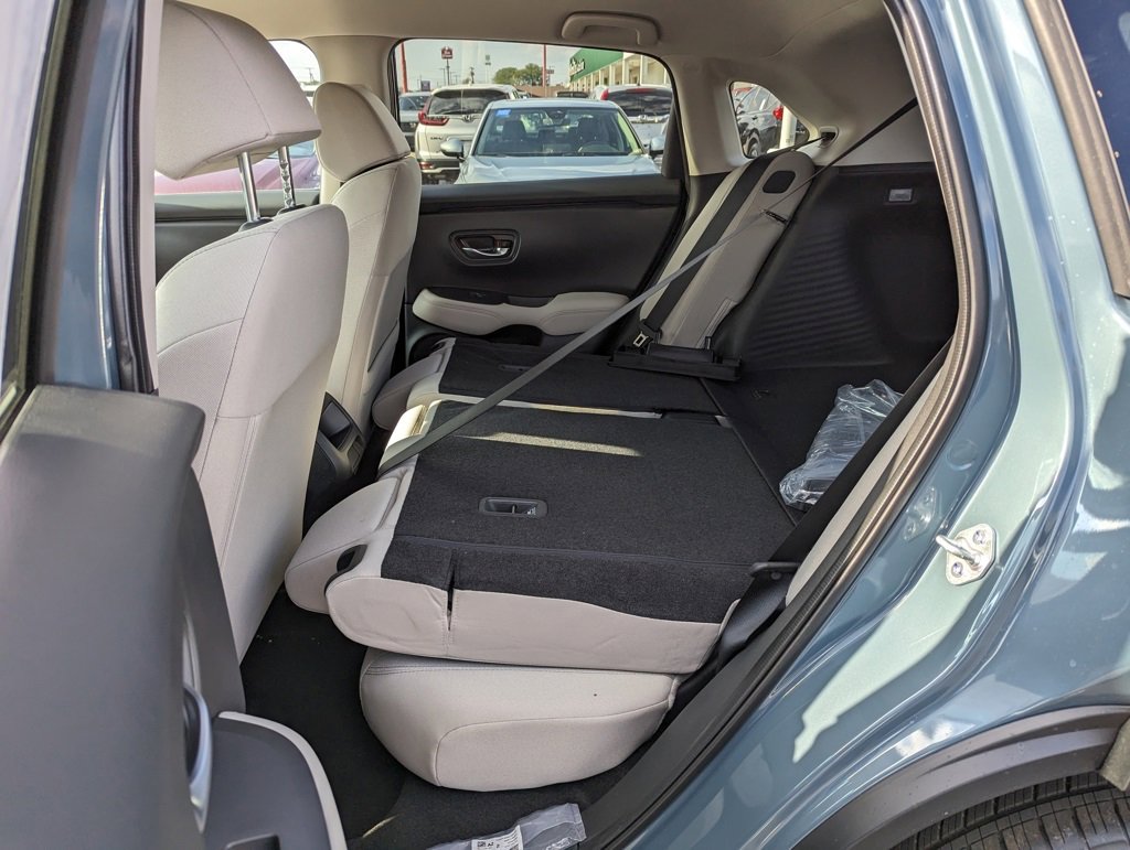 2026 Honda HR-V LX photo 7