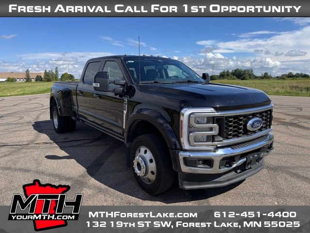 2024 Ford F-450 photo 2