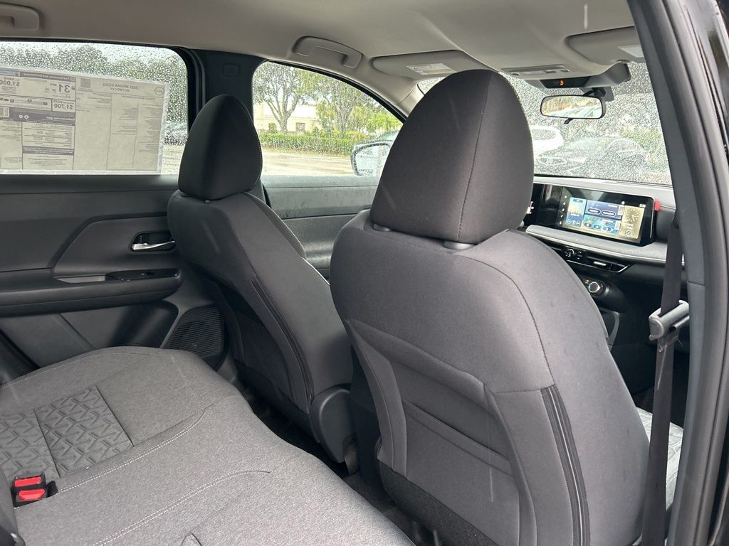 2025 Nissan Kicks SV photo 35