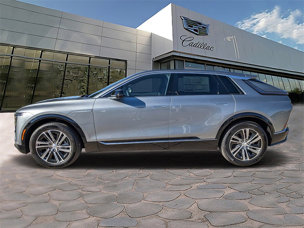 2026 Cadillac Lyriq Luxury photo 2