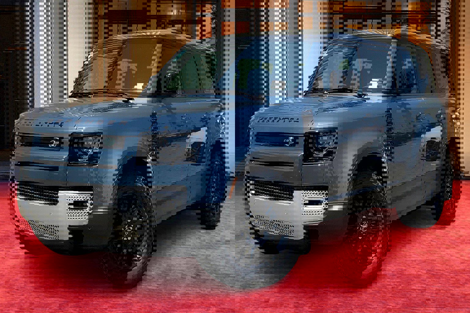 2025 Land Rover Defender S's photo