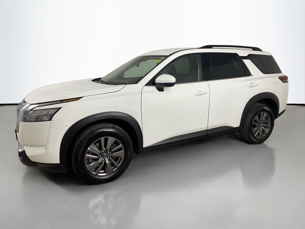 2025 Nissan Pathfinder SV photo 3