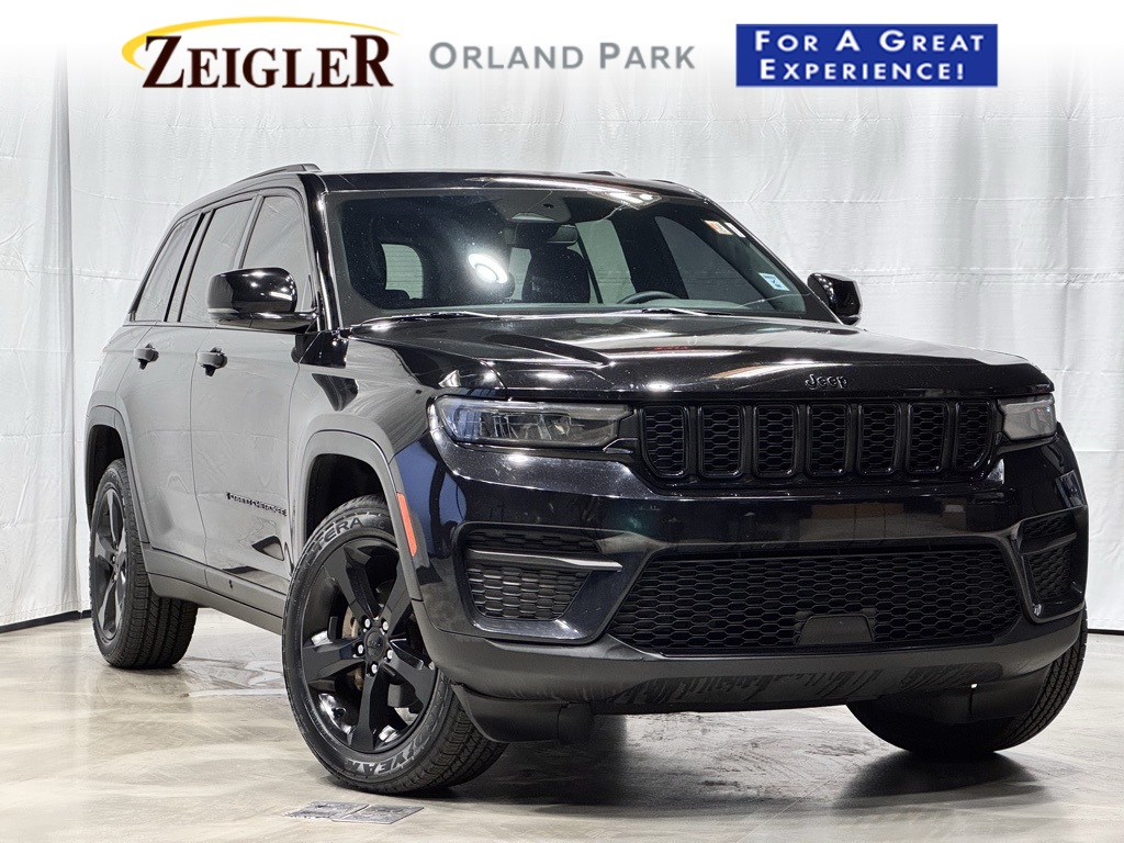 2023 Jeep Grand Cherokee Altitude's photo