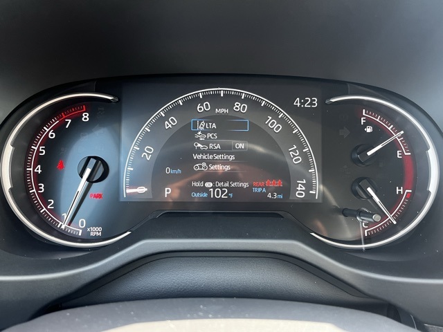 2025 Toyota RAV4 LE photo 7