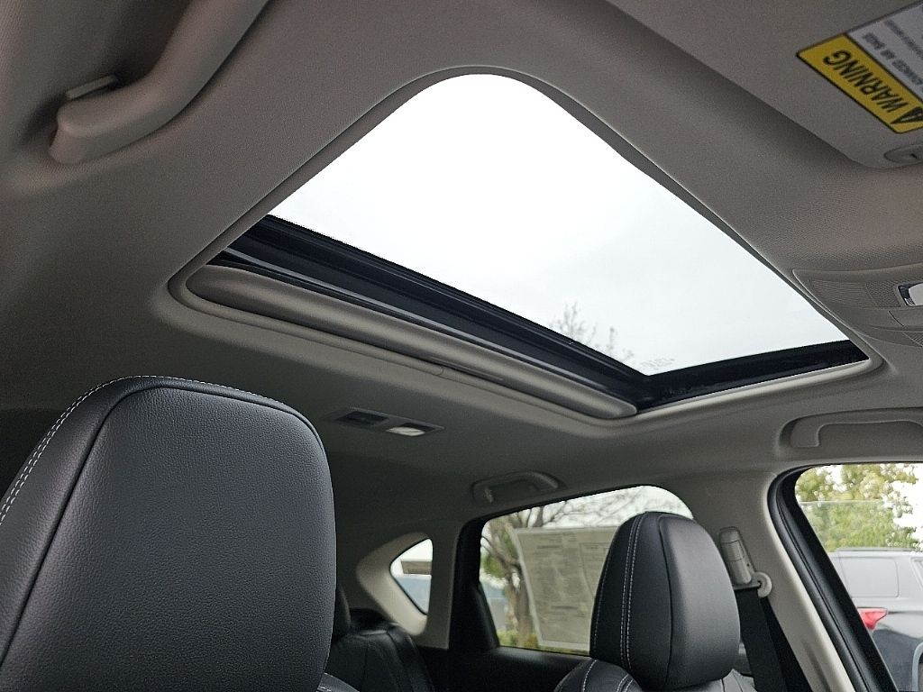2025 Mazda CX-5 2.5 S Preferred photo 3