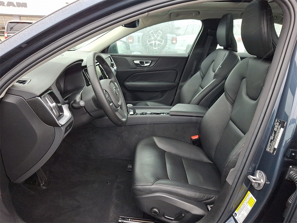 2025 Volvo S60 B5 Core photo 13