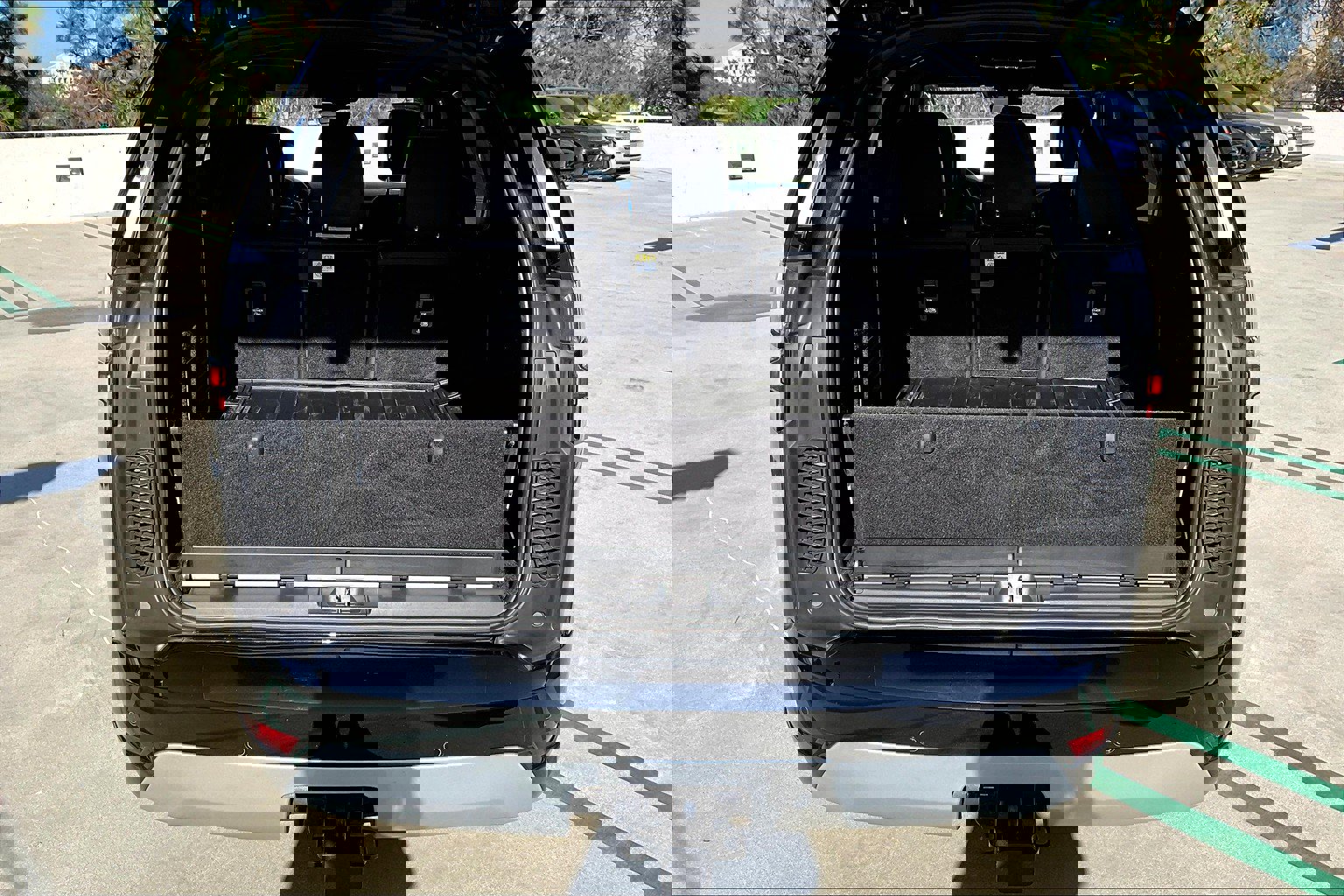 2024 Land Rover Discovery Metropolitan Edition photo 21