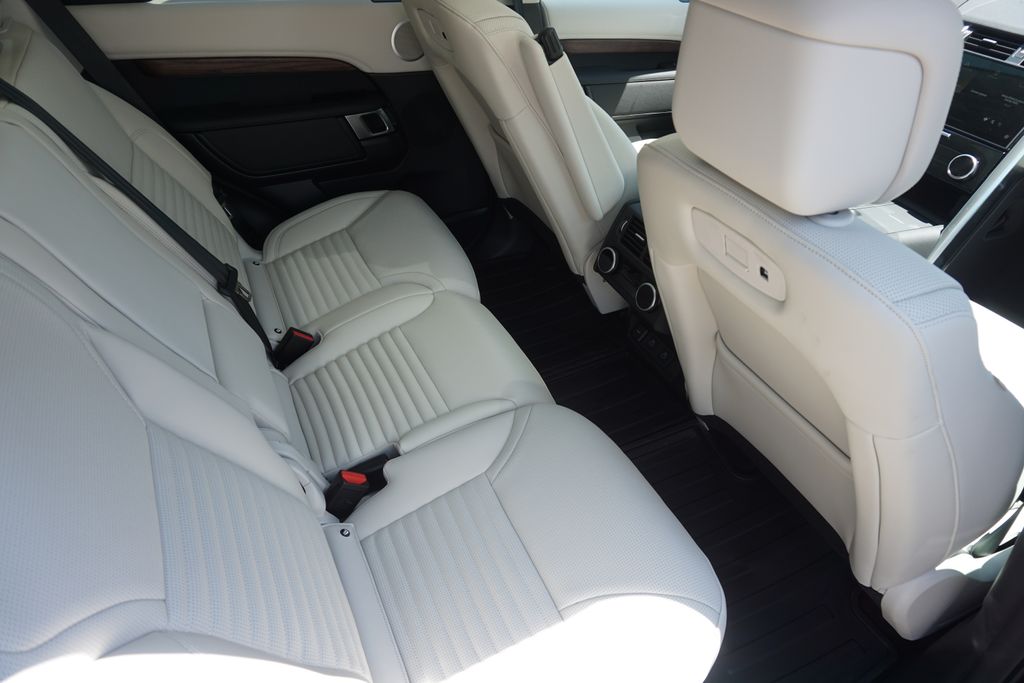2025 Land Rover Discovery SE photo 26