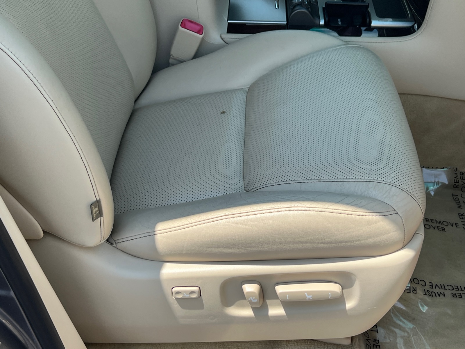 2014 Lexus LX 570 photo 11
