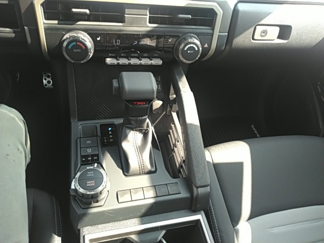 2025 Toyota Tacoma TRD Sport photo 4