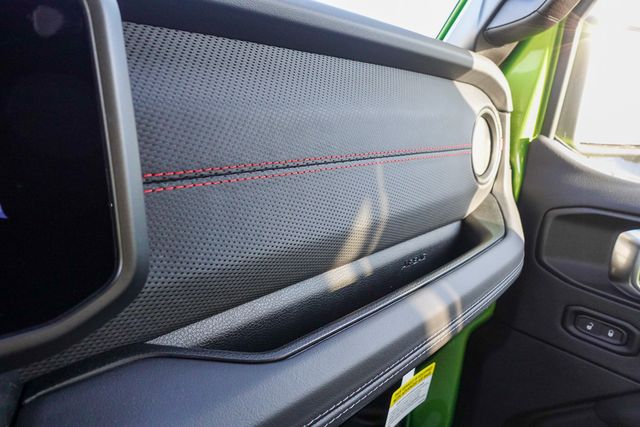 2025 Jeep Wrangler Rubicon photo 21