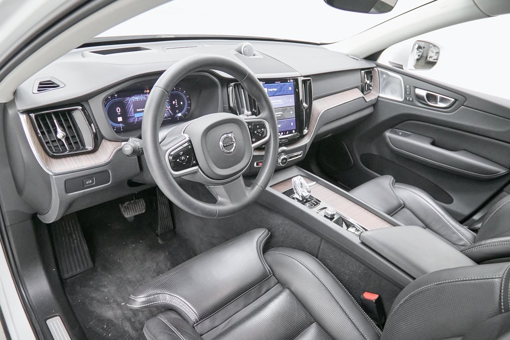 2023 VOLVO XC60 - Image 12