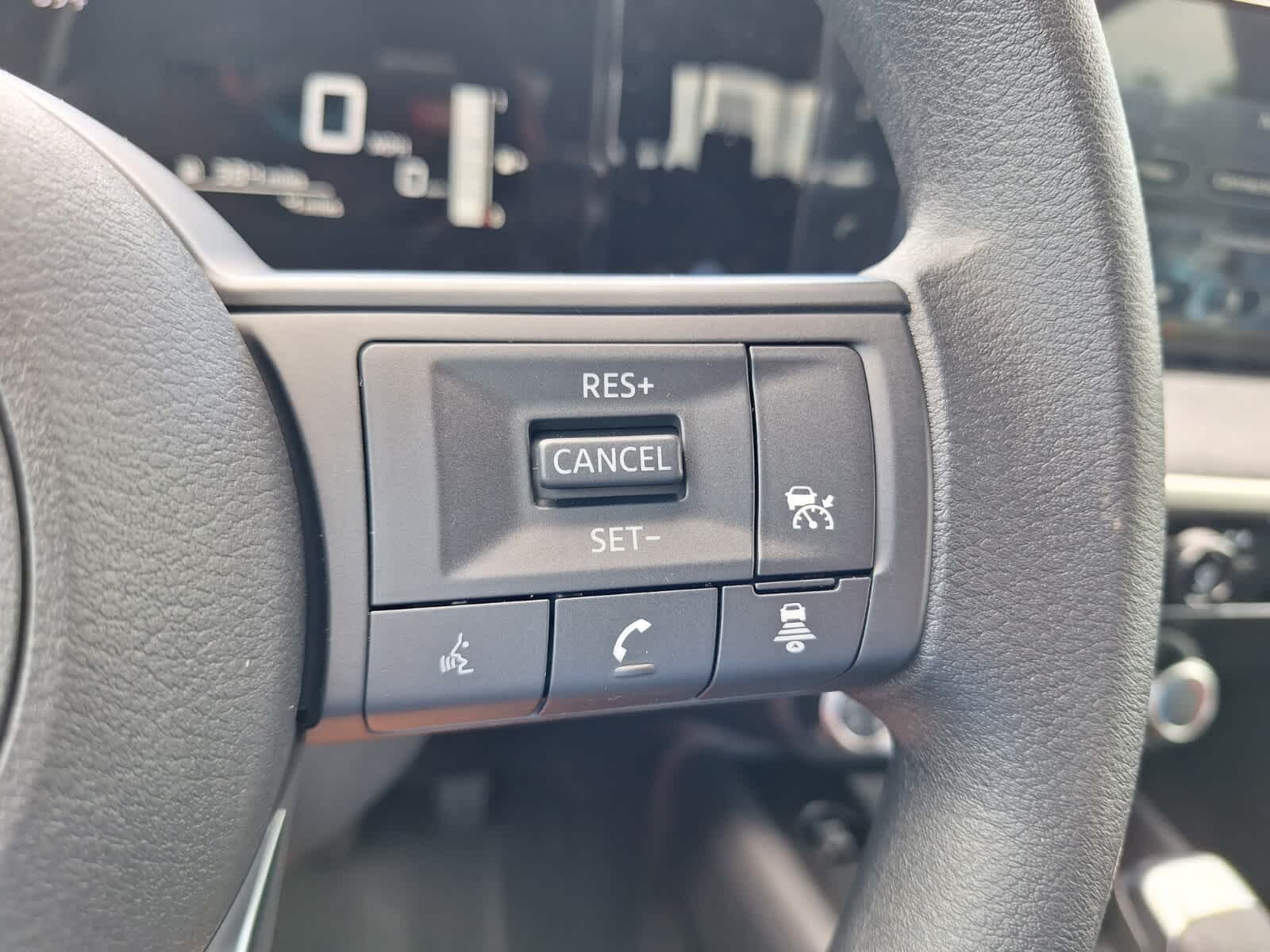 2025 Nissan Kicks SV photo 16