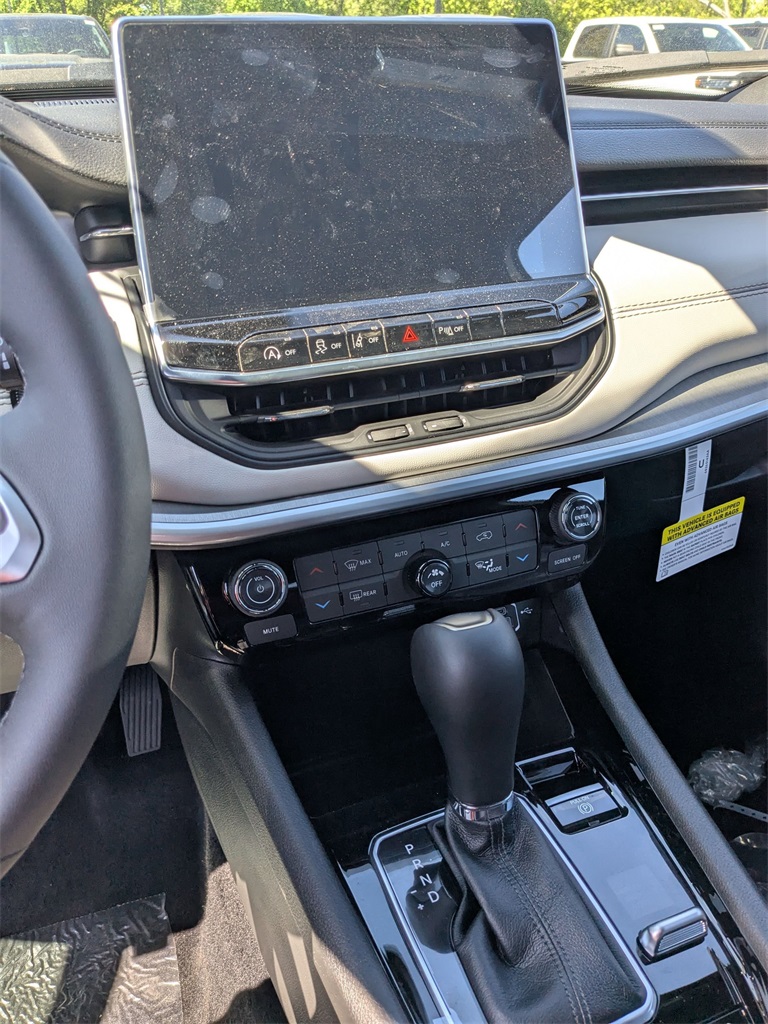 2025 Jeep Compass Limited photo 10