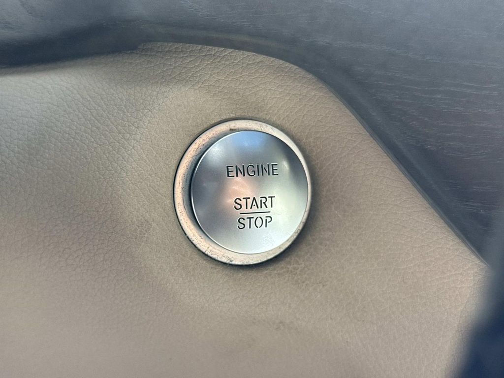 2016 Mercedes Benz GL 450 photo 42