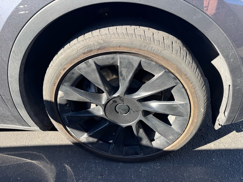 2022 Tesla Model Y Long Range photo 2