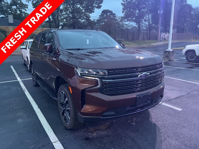 2022 Chevrolet Suburban RST's photo