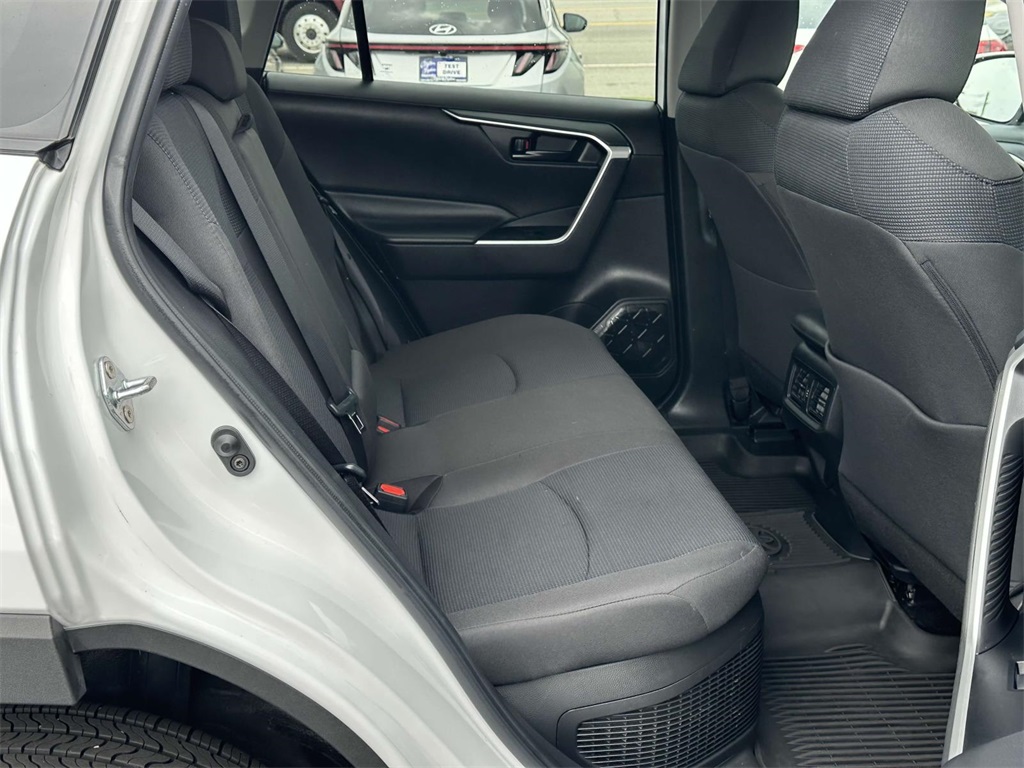 2024 Toyota RAV4 Hybrid LE photo 6