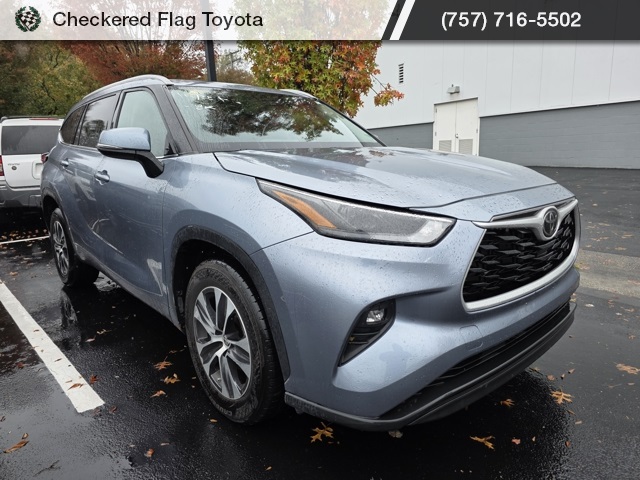 2023 Toyota Highlander XLE photo 3