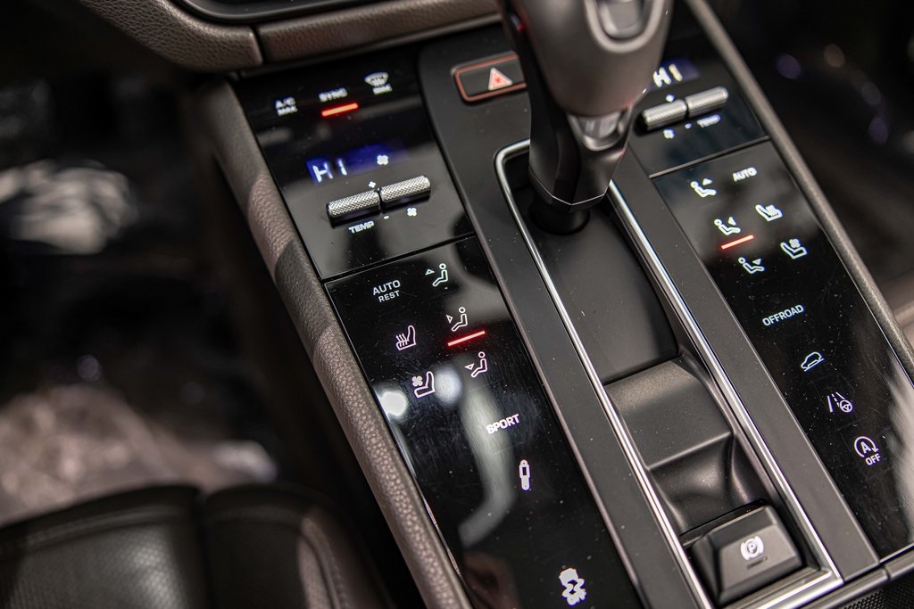 2022 PORSCHE MACAN - Image 28