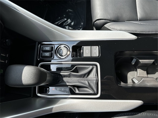 2024 Mitsubishi Eclipse Cross SEL photo 20