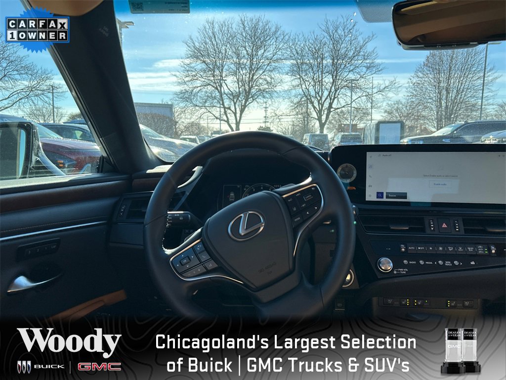 2025 LEXUS ES - Image 27