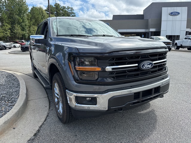 2025 Ford F-150 XLT photo 3