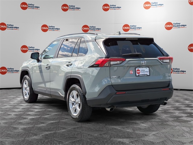 2021 Toyota RAV4 XLE photo 6