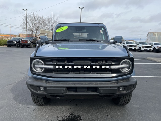 2023 Ford Bronco Outer Banks photo 2