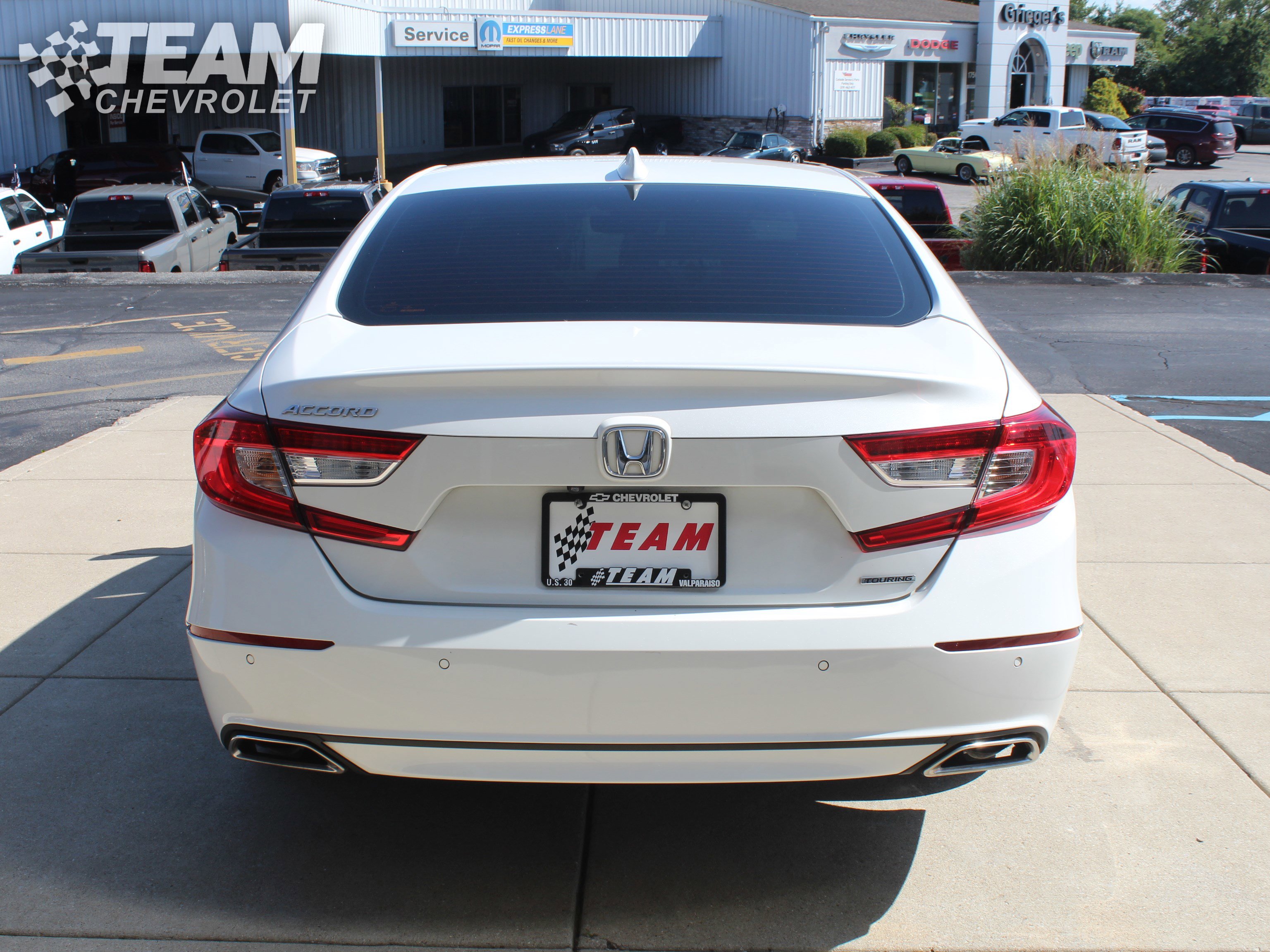 2018 Honda Accord Touring 1.5T photo 3
