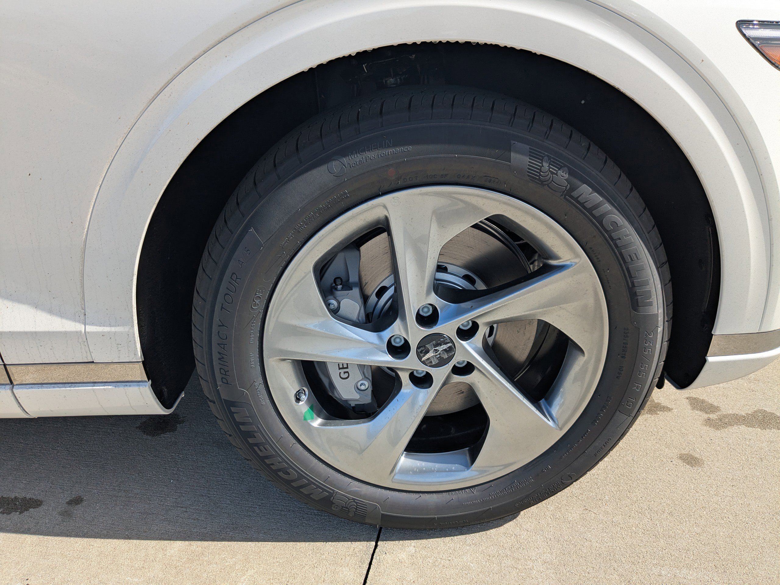 2026 Genesis GV70 2.5T Advanced photo 9